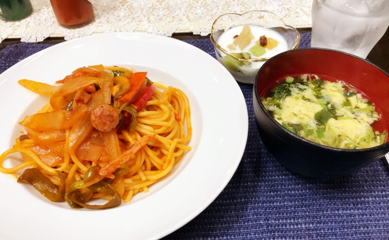 社長手作りのスタッフランチ　ナポリタン